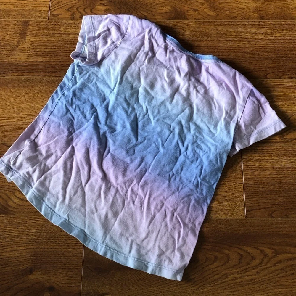 Old Navy purple dyed short sleeve tee in size S (6-7)